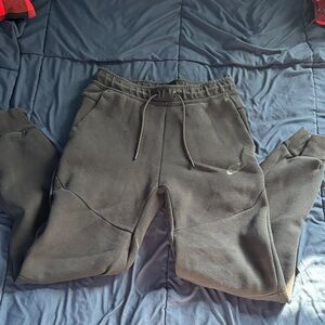 Nike Tech Men's Black Jogger Pants